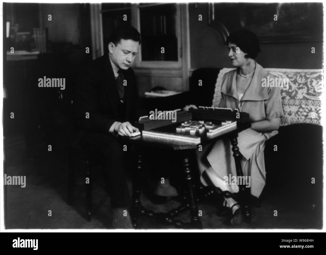 Alma Gluck und ihr Ehemann spielen Mahjong,, 4. März 1924 Stockfoto