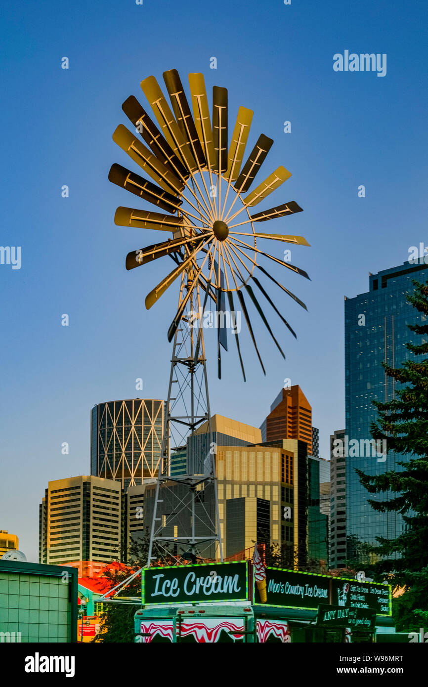 Windmühle, Eau Claire, Calgary, Alberta, Kanada Stockfoto