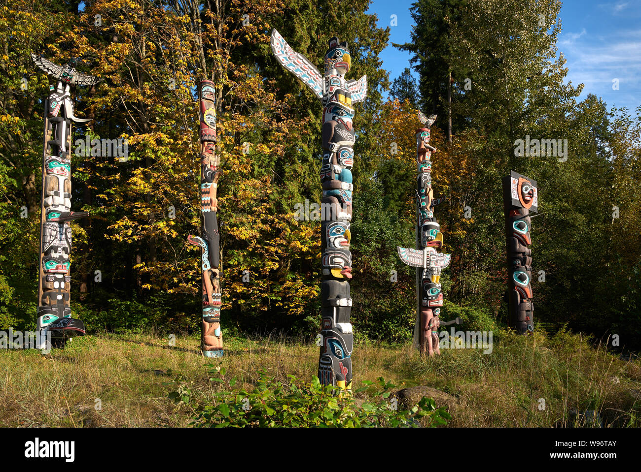 Totempfähle im Stanley Park Vancouver. Totempfähle im Stanley Park, Vancouver, British Columbia, Kanada. Stockfoto