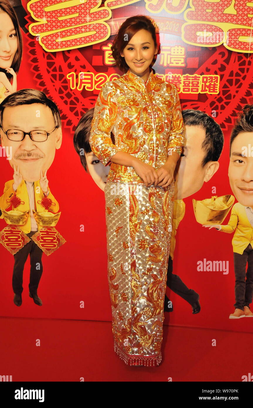 Hong Kong Schauspielerin Samantha Ko stellt während einer Premiere Zeremonie für den neuen Film, ich liebe Hongkong 2012, in Hongkong, China, 20. Januar 2012. Stockfoto