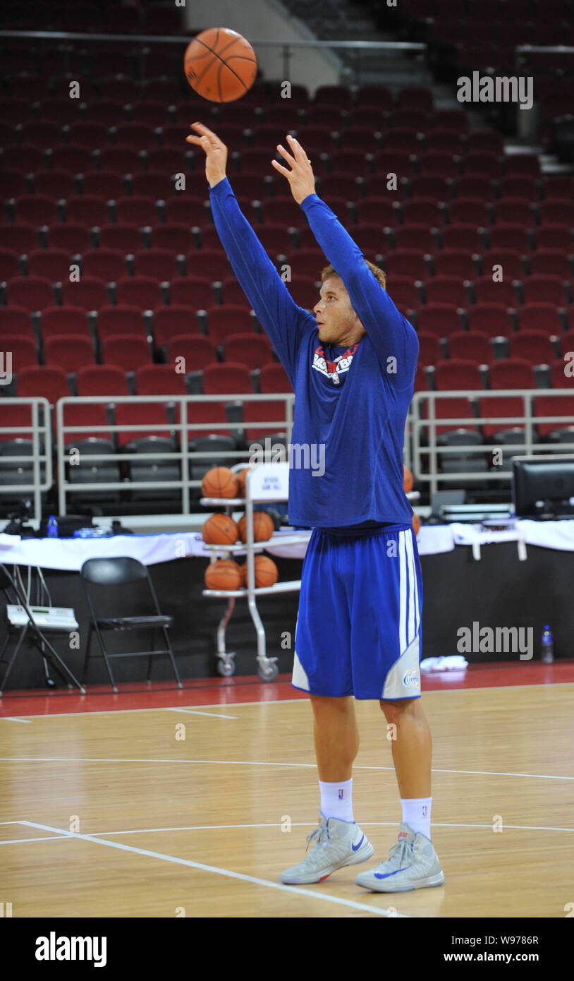 Blake Griffin von den Los Angeles Clippers spielt einen Schuß während einer Trainingseinheit in Peking, China, 10. Oktober 2012. Die Miami Heat und den Los Ange Stockfoto