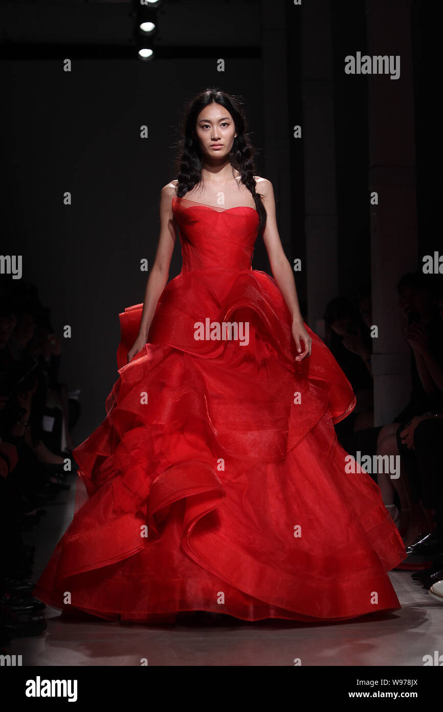 Vera Wang Modenschau Stockfotos Und Bilder Kaufen Alamy