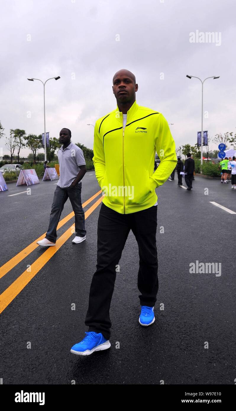 Die jamaikanische Sprinter Asafa Powell wird dargestellt, während der China 2012 Runing Liga in Shanghai, China, 20. Mai 2012. Stockfoto