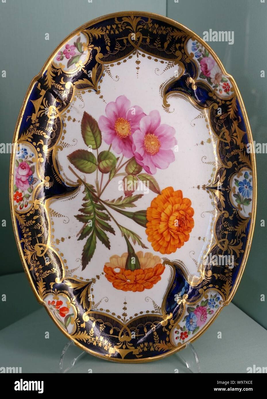 Dessert Service, Coalport Porzellanmanufaktur, vermutlich 1830s-1840s - das Harewood House - West Yorkshire, England - Stockfoto