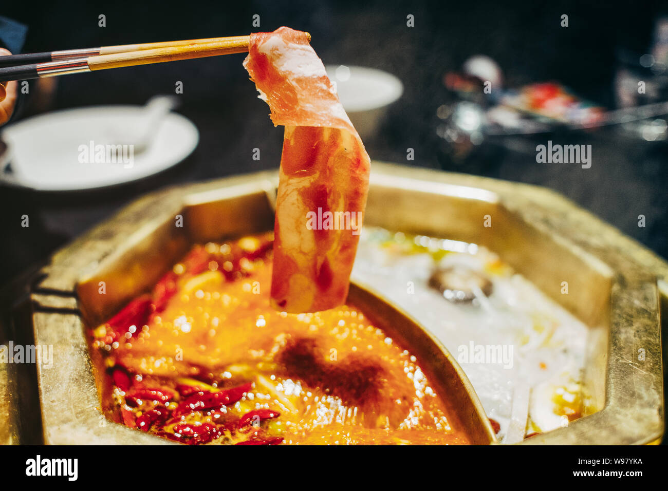 Chinesische hot pot, mit Mala würzige Suppe Stockfoto