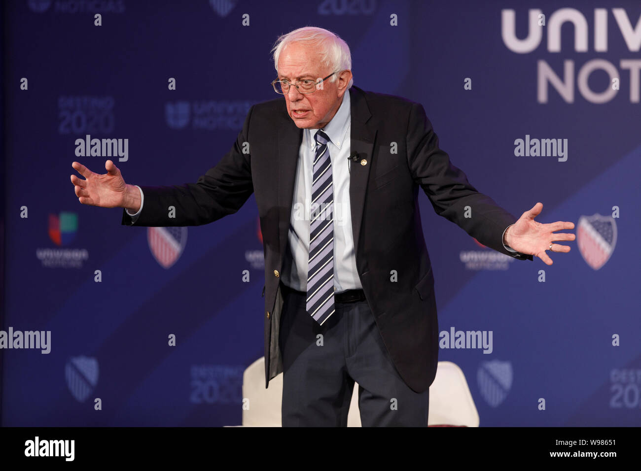Senator Bernie Sanders, ein unabhängiger von Vermont und Präsidentschaftskandidat 2020, spricht auf der Bühne Stockfoto