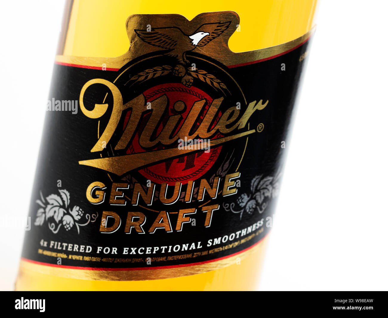Miller Bier 0,5 l Flasche auf weißem Hintergrund Stockfoto