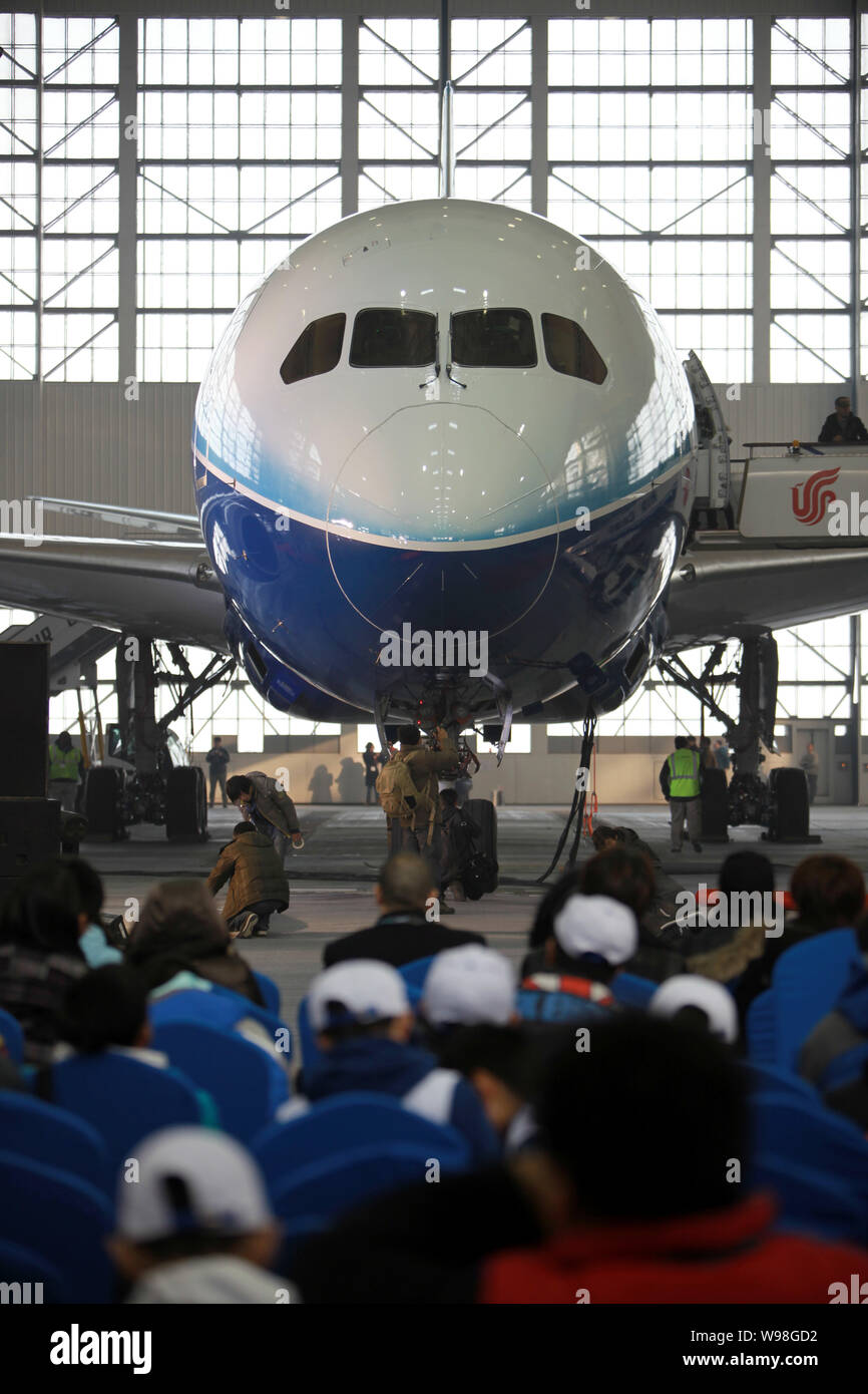 Eine Boeing 787 Dreamliner wird dargestellt, während einer Zeremonie an der Beijing Capital International Flughafen in Peking, China, 4. Dezember 2011. Die Boeing 78 Stockfoto