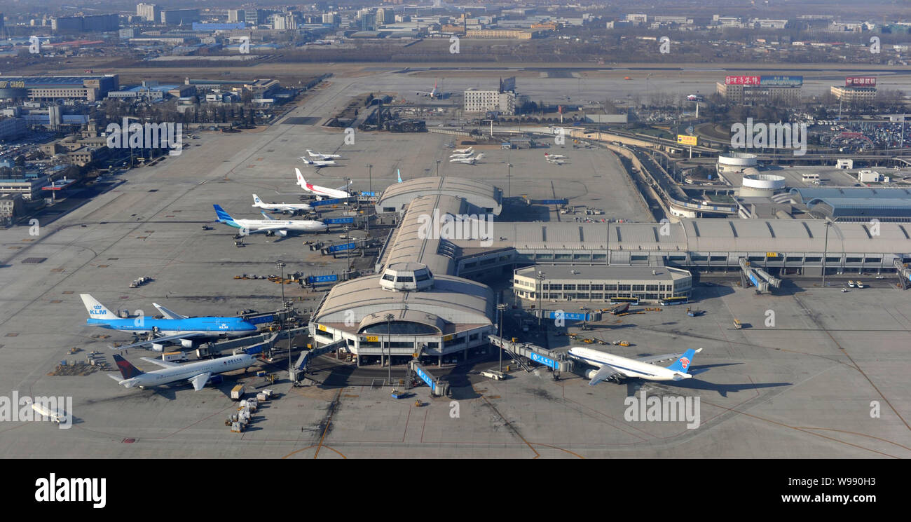 ------ Luftbild von düsenjets am Terminal 1 des Beijing Capital International Flughafen in Peking, China, 17. Januar 2011. Die Pekinger Kappe Stockfoto