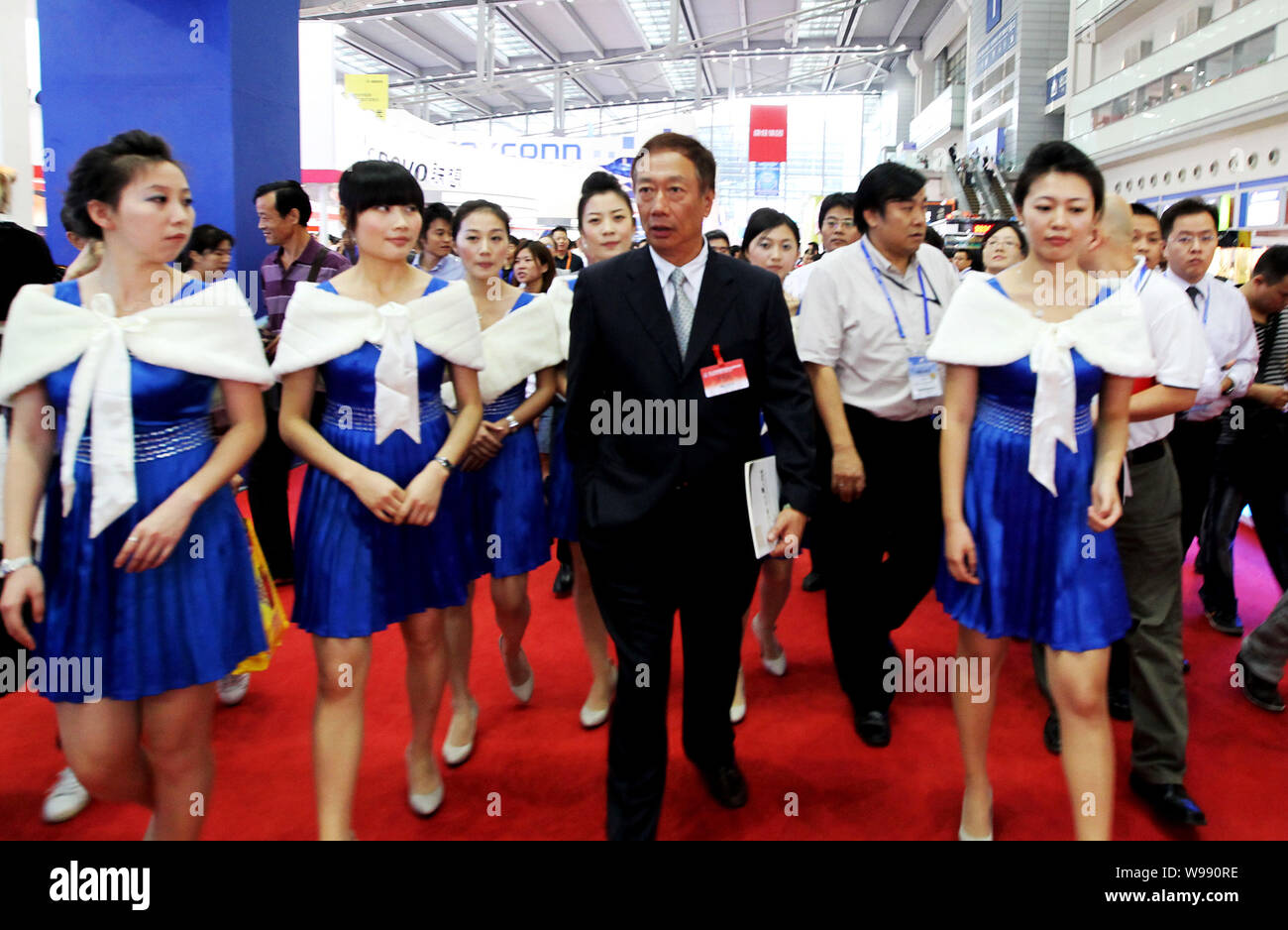 Terry Gou, Vorstandsvorsitzender der Hon Hai Precision Industry Co., Ltd. und Vorsitzender der Foxconn Technology Group, besuche die China Hi-Tech Fair 2011 in Shenzhen c Stockfoto