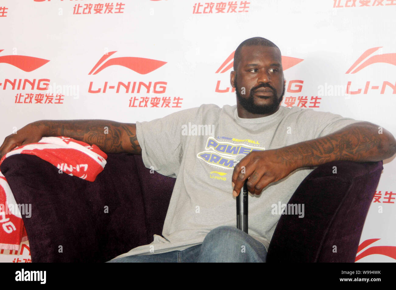 Ehemalige NBA-Superstar Shaquille ONeal eine fördernde Veranstaltung besucht, die von den chinesischen Sportswear Marke Li-Ning während seiner Reise nach China in Wuhan City, South Kinn Stockfoto