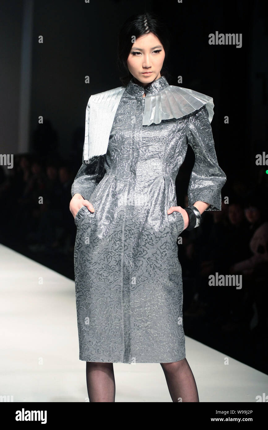 Durch Fariza nur-shah Kaiseneva fashion show in Shanghai Herbst 2011/Winter Fashion Week in Shanghai, China, 18. März 2011. Stockfoto