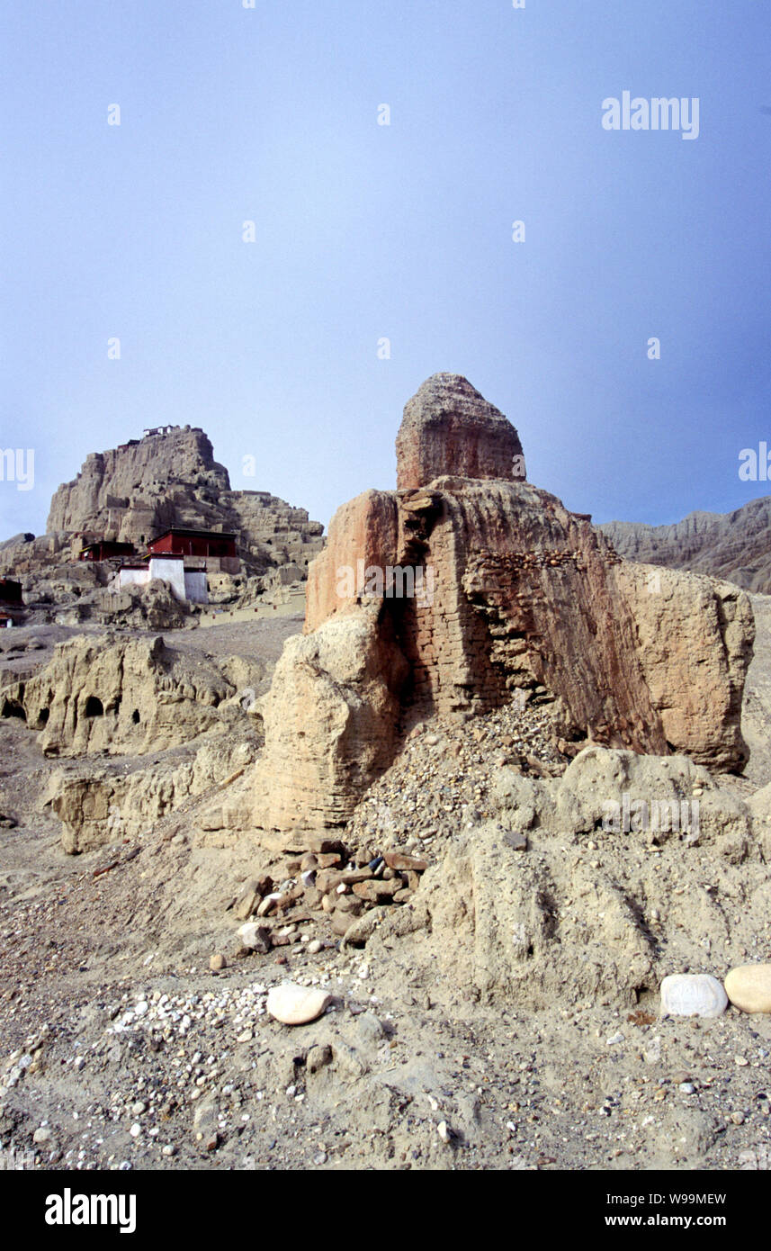 ---- Dieses undatierte Datei Foto zeigt die Landschaft von der Guge Dynastie Ruinen in der Präfektur Ngari Zanda County, im Südwesten von China Tibet autonomen Stockfoto