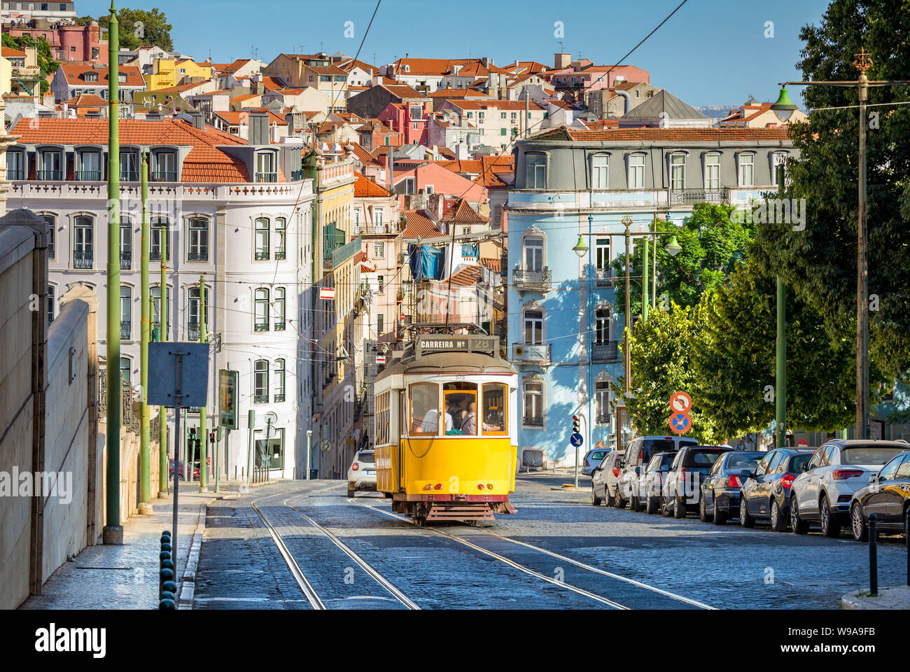 Tram Linie 28 in Lissabon, Portugal Stockfoto