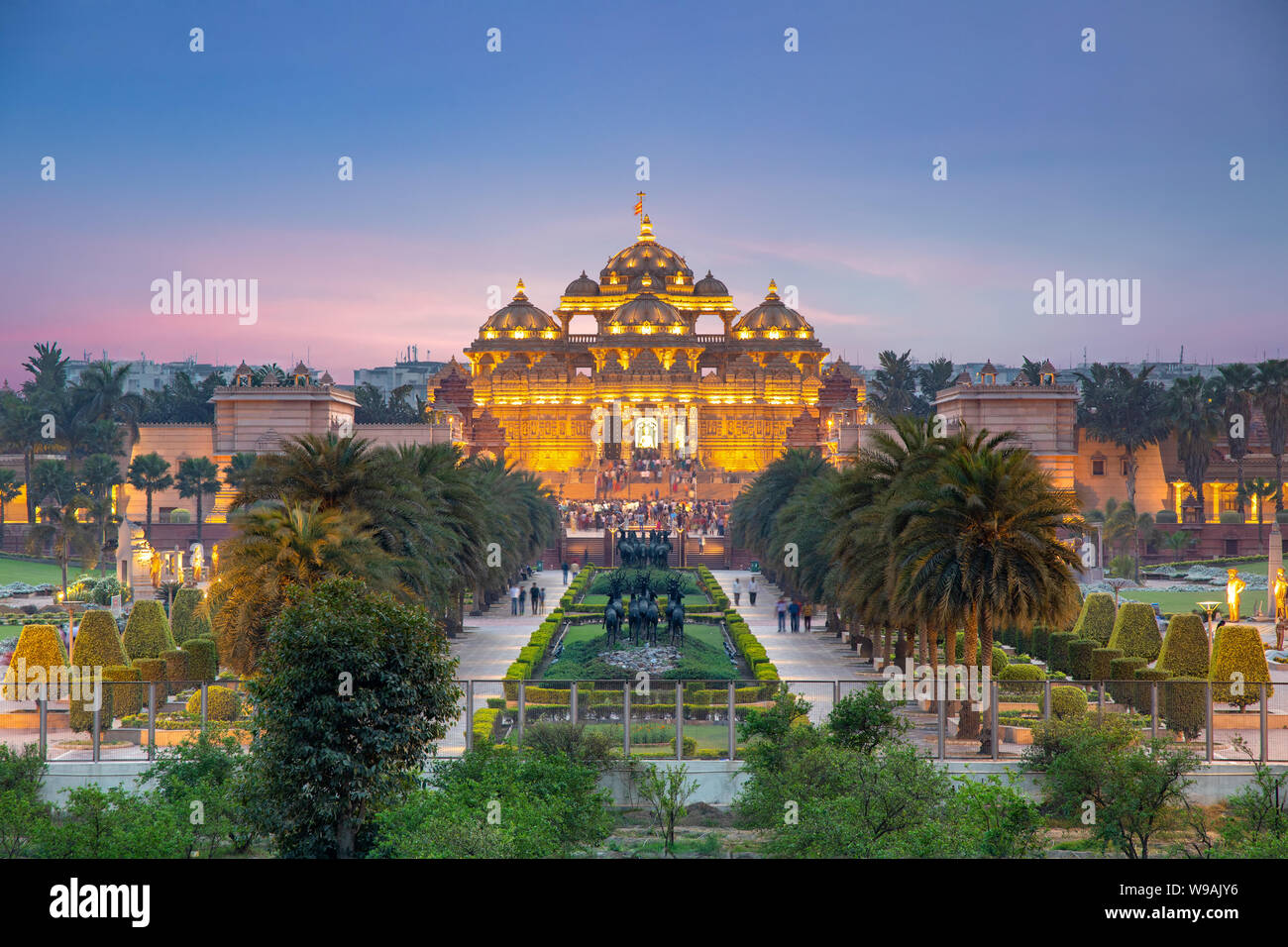 Akshardham Tempel bei Nacht, in Delhi, Indien Stockfoto