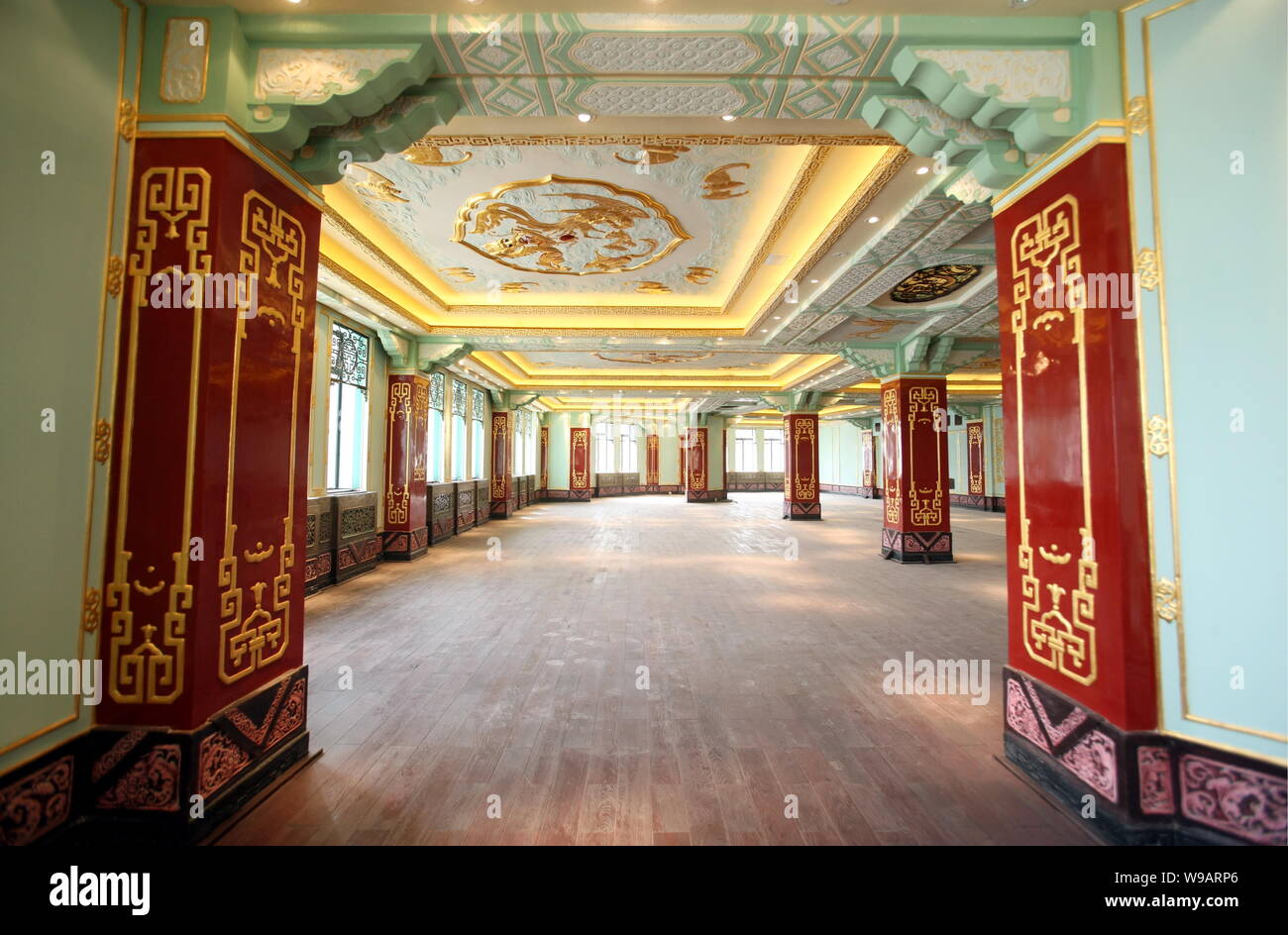 In einem Saal des Hotel Fairmont Peace nach der dreijährigen Restaurierung in Shanghai, China, 12. März 2010. Peace Hotel, Landmark Hotel i Stockfoto