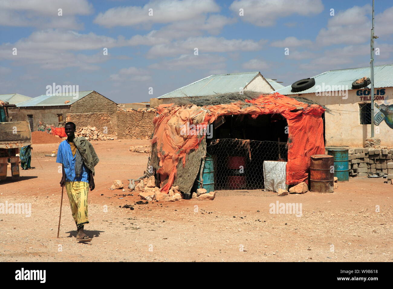 Ein somalischer Mann auf der Straße in einer kleinen Stadt in Puntland Zustand, Somalia, 19. Januar 2009. Zwei junge chinesische Journalisten wurden nach Somalia geschickt, Stockfoto