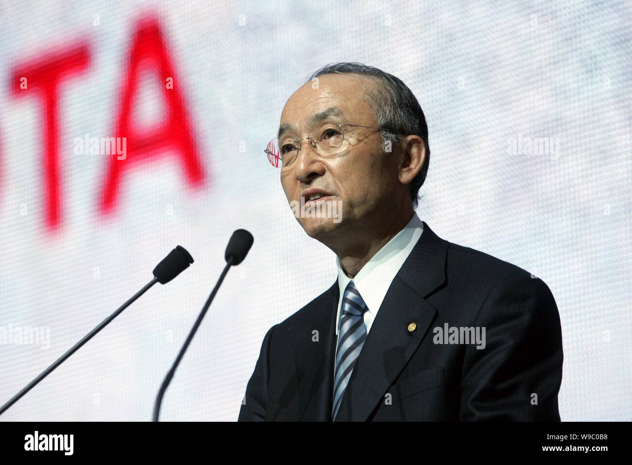 Katsuaki Watanabe, Präsident von Toyota Motors, spricht am 13. Shanghai Internationalen Automobil- Ausstellung, die Auto Shanghai 2009 bekannt, Stockfoto