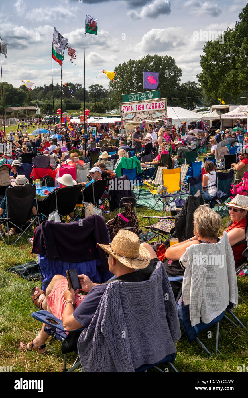 Großbritannien, England, Oxfordshire, Cropredy Fairport Convention Cropredy, das jährliche Musikfestival Masse in der Sonne Stockfoto