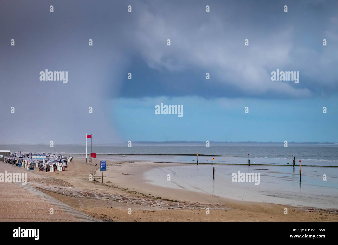 Gewitter über Norderney Strand, Reisen Deutschland Stockfoto