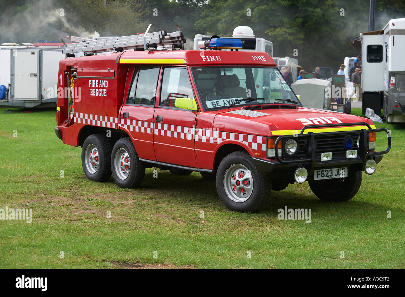 Fire Tender Land Rover Stockfotos und -bilder Kaufen - Alamy