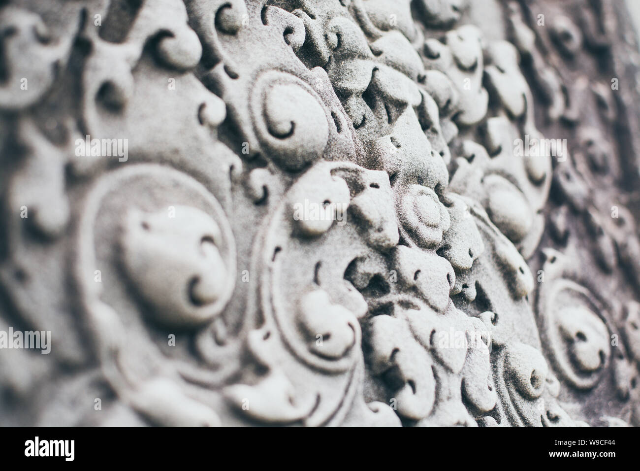 Nahaufnahme auf der Fassade ornament Detail antiken Tempel von Angkor Wat in Kambodscha. Stockfoto