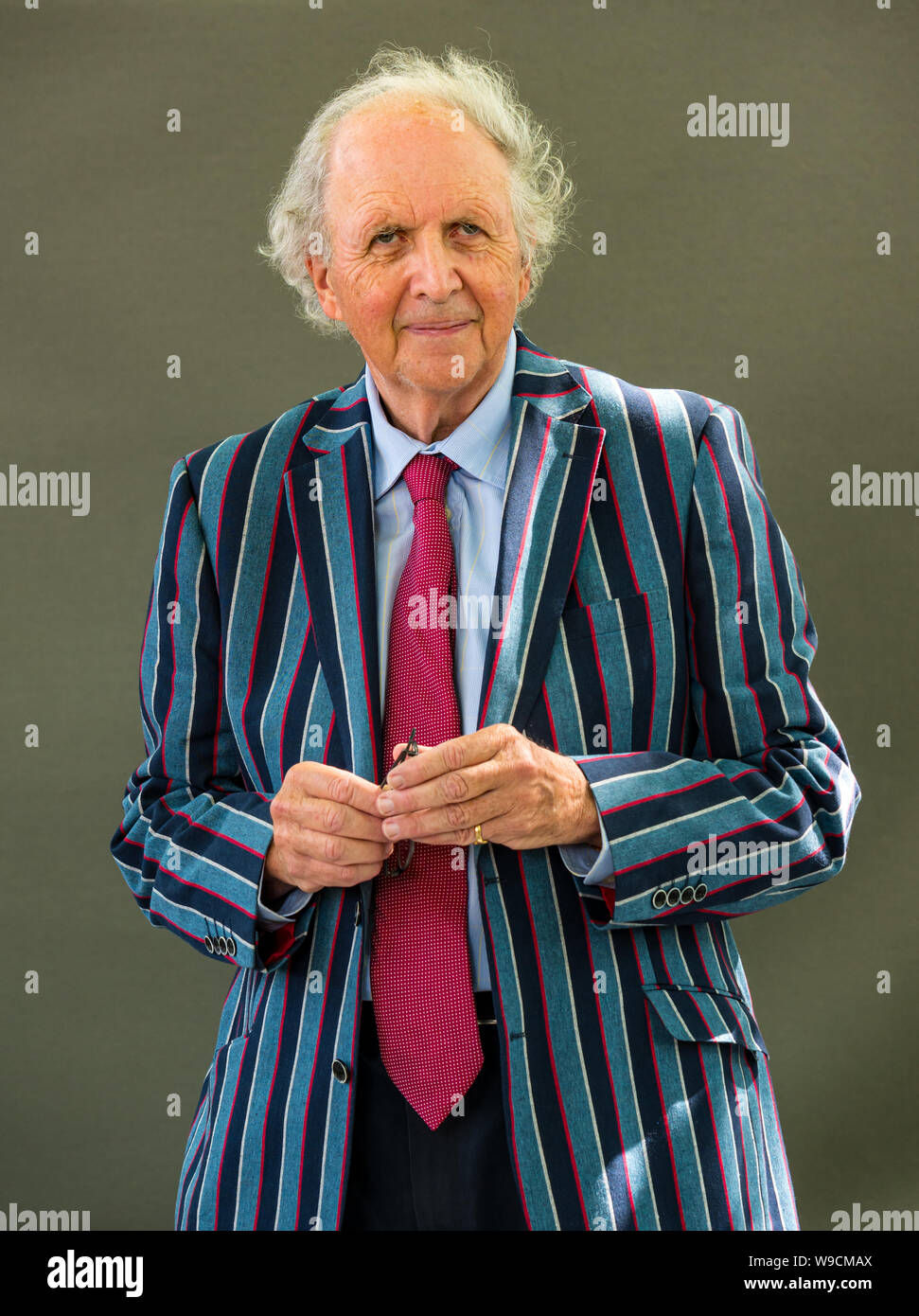 Edinburgh, Schottland, Großbritannien, 13. August 2019. Edinburgh International Book Festival. Bild: Alexander McCall Smith, British-Zimbabwean Schriftsteller und emeritierter Professor für Medizin an der Universität Edinburgh, spricht über seine jüngsten Romane am Fest des Buches einschließlich Der Talentierte Mr. Varg, eine neue 44 Scotland Street Buch & Die zweite schlimmsten Restaurant in Frankreich Stockfoto