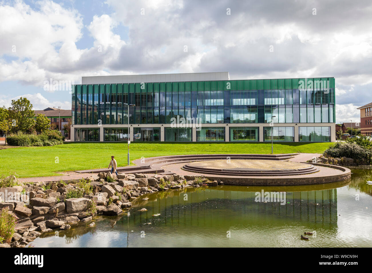 Die neuen Geschäftsräume in Center Square, Middlesbrough, England, Großbritannien Stockfoto