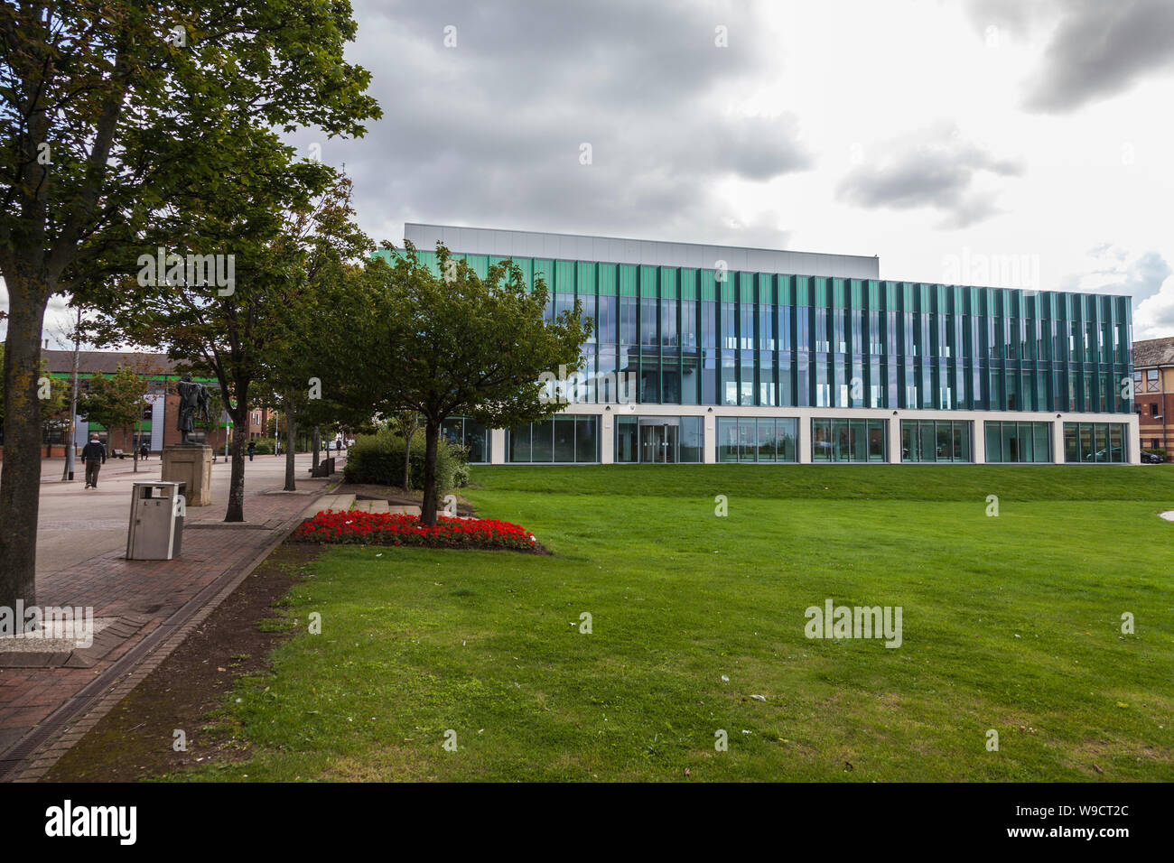 Die neuen Geschäftsräume in Center Square, Middlesbrough, England, Großbritannien Stockfoto