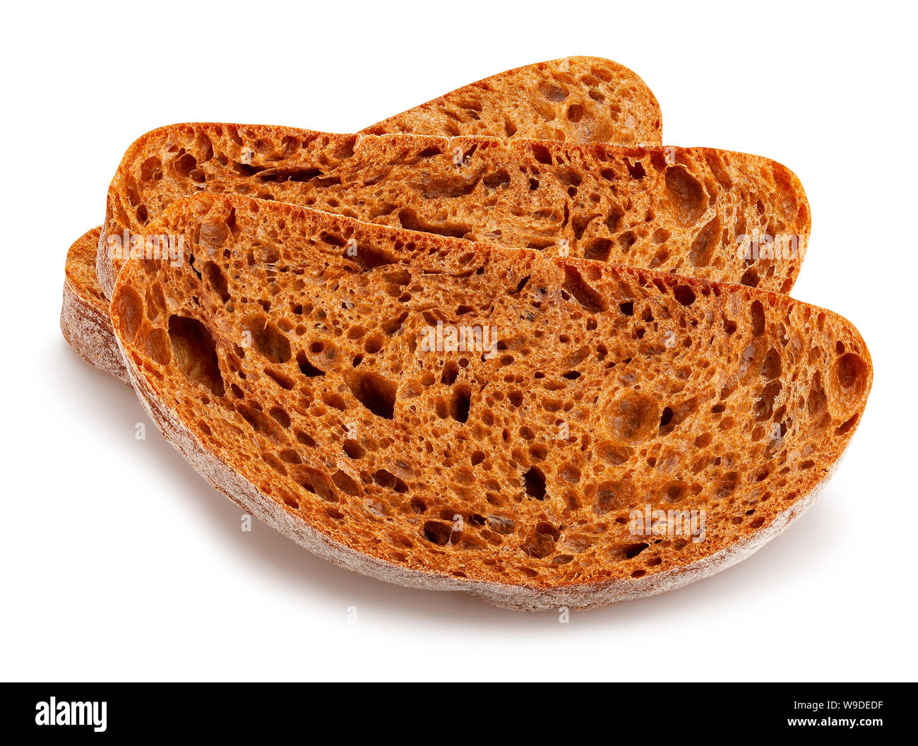 Runde Scheiben Schwarzbrot Pfad isoliert auf weißem Stockfoto