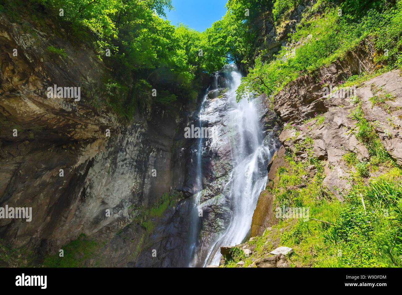 Georgische Adscharien natur Edelstein Makhuntseti Wasserfall in der Nähe von Batumi, Georgien Stockfoto