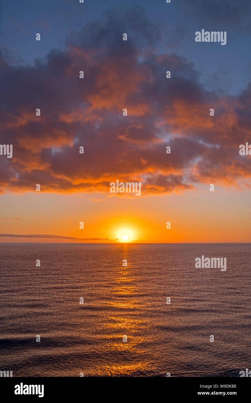Sonnenaufgang über dem Meer Stockfoto