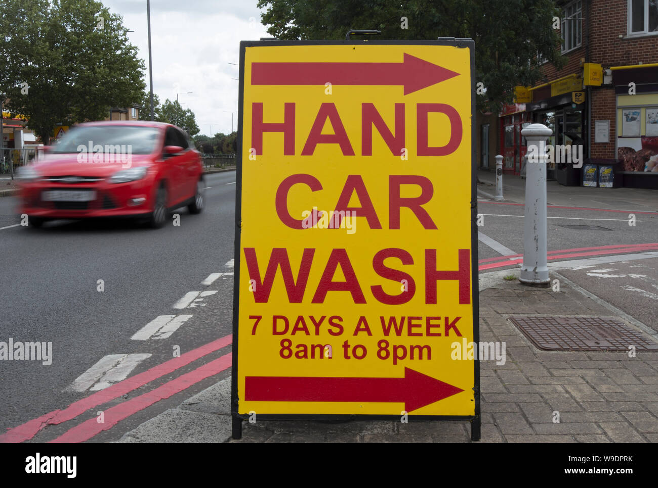 Zeichen für eine Hand car wash in East Sheen, lonson, England Stockfoto