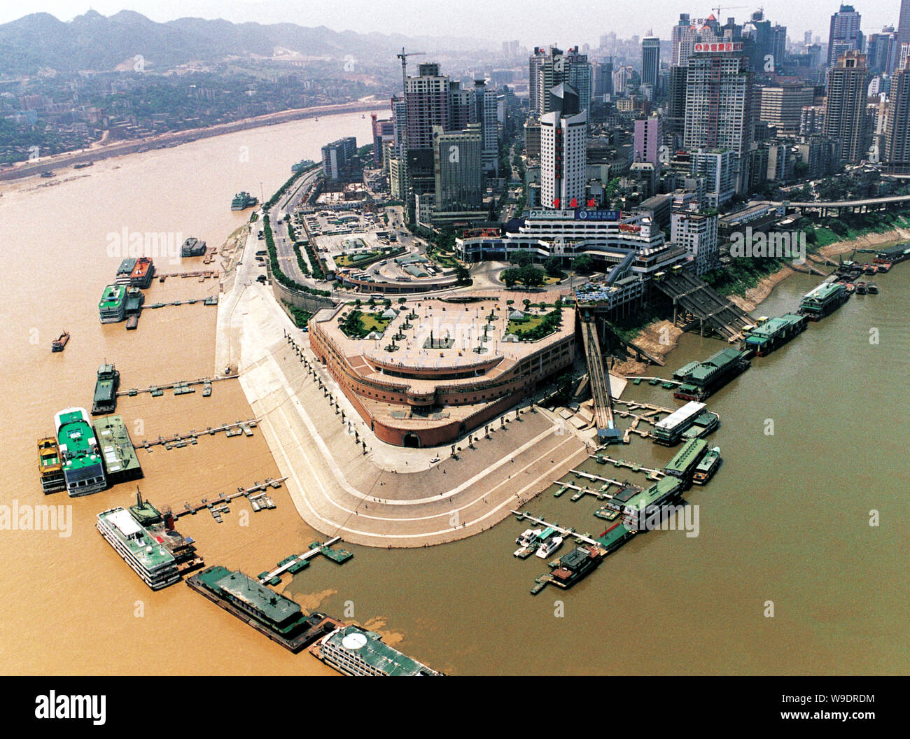 Stadtbild von yuzhong Halbinsel, wo Jialing Fluss verbindet der Yangtze