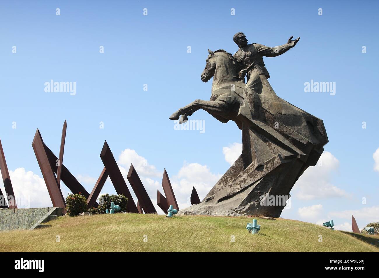 SANTIAGO DE KUBA - 10. FEBRUAR 2011: Antonio Maceo Denkmal in Santiago de Cuba. Allgemeine Maceo war ein berühmter guerilla Unabhängigkeit Führer. Die Skulptur Stockfoto