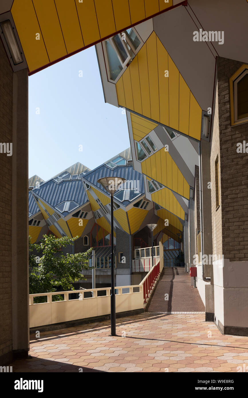 Rotterdam, Holland - Juli 30, 2019: Innovative cube Häuser in Rotterdam, entworfen vom Architekten Piet Blom Stockfoto