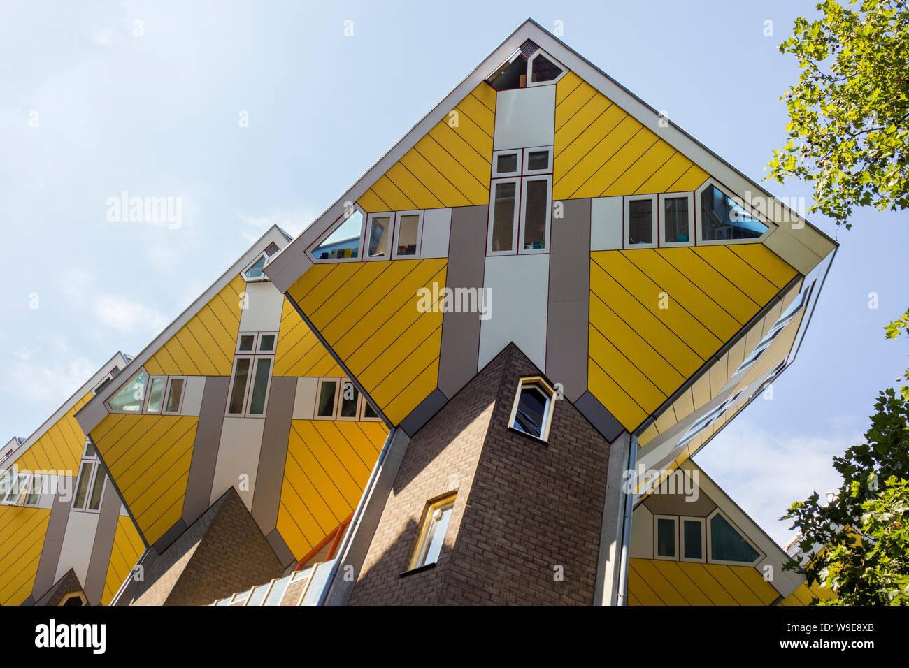 Rotterdam, Holland - Juli 30, 2019: Innovative cube Häuser in Rotterdam, entworfen vom Architekten Piet Blom Stockfoto