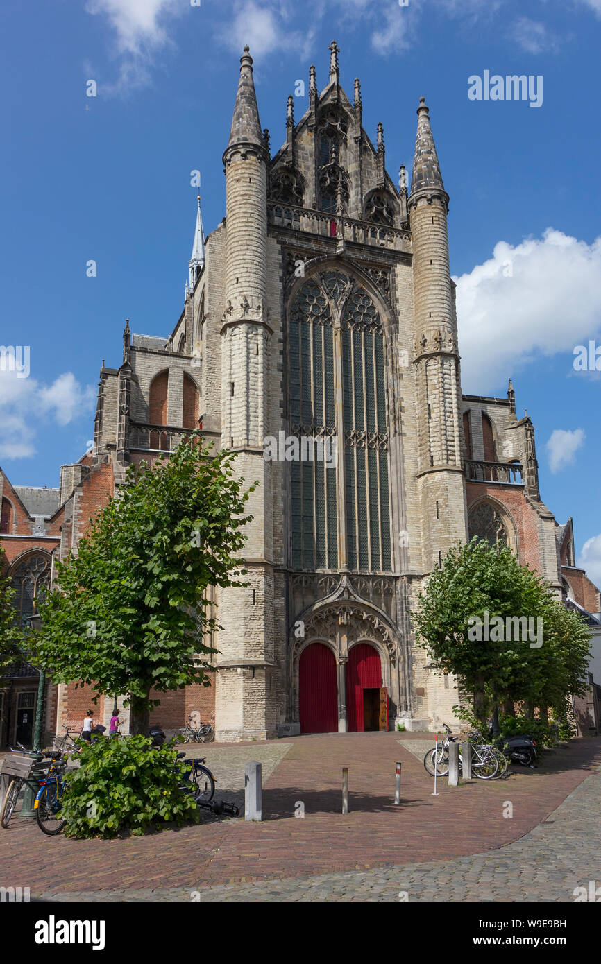 Leiden, Niederlande - 10 August 2019: gotische Architektur der Hooglandse kerk im Zentrum von Leiden Stockfoto