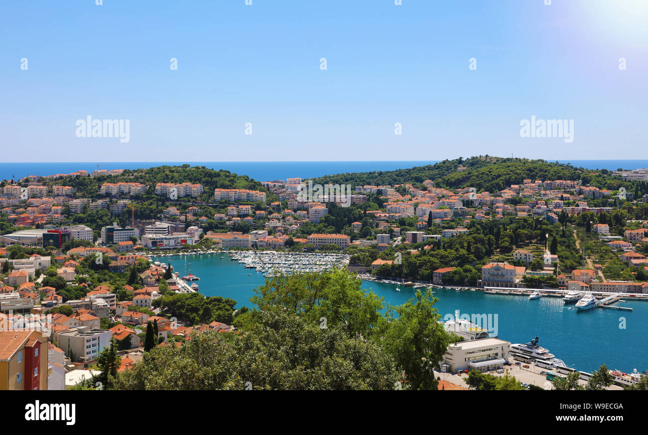 Dalmatinische Küste Panoramablick mit dem Hafen von Dubrovnik, Kroatien, Europa Stockfoto