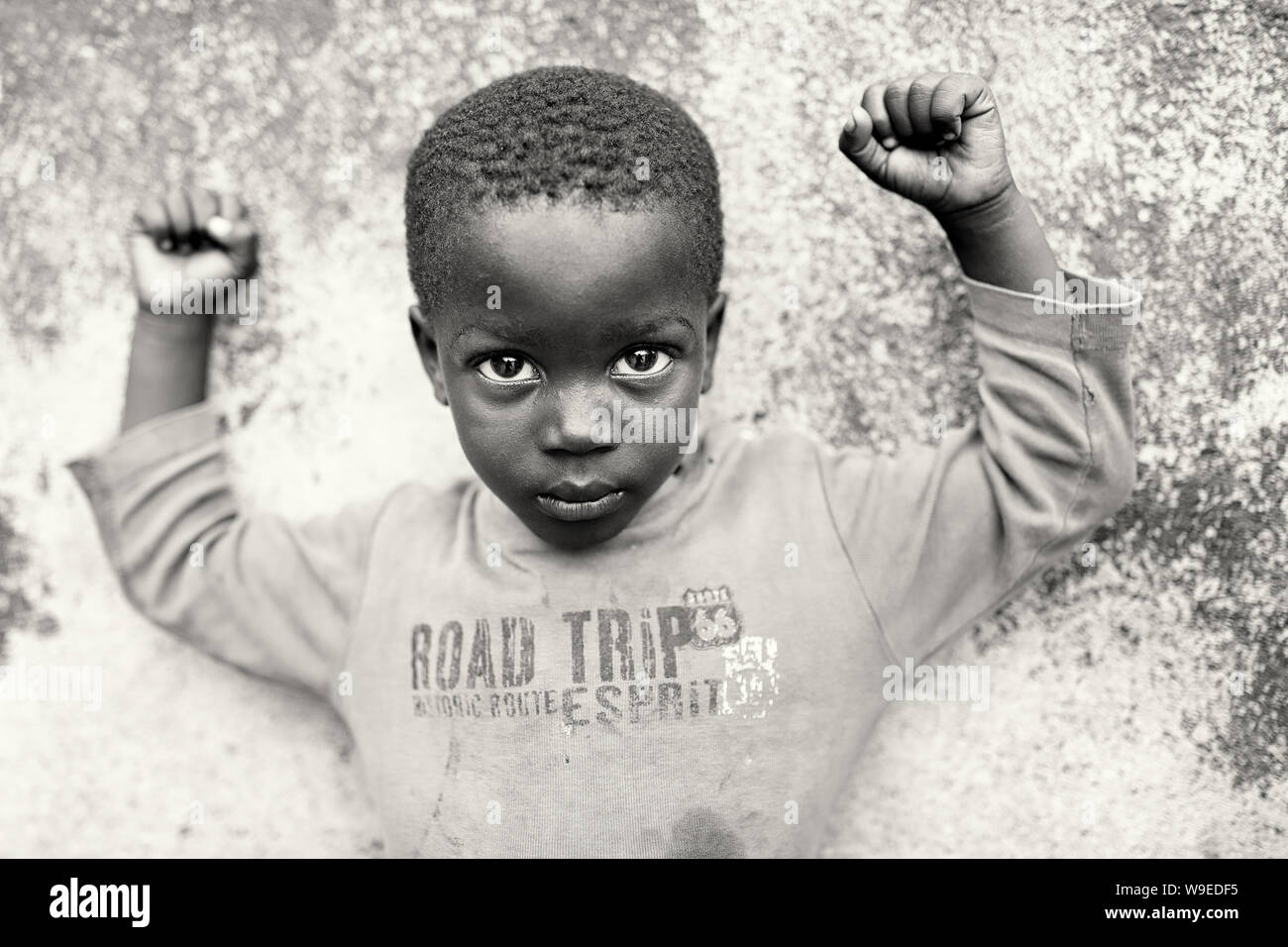 Junge in einem Slum in dem Fischerdorf Jamestown in Accra, Ghana Stockfoto