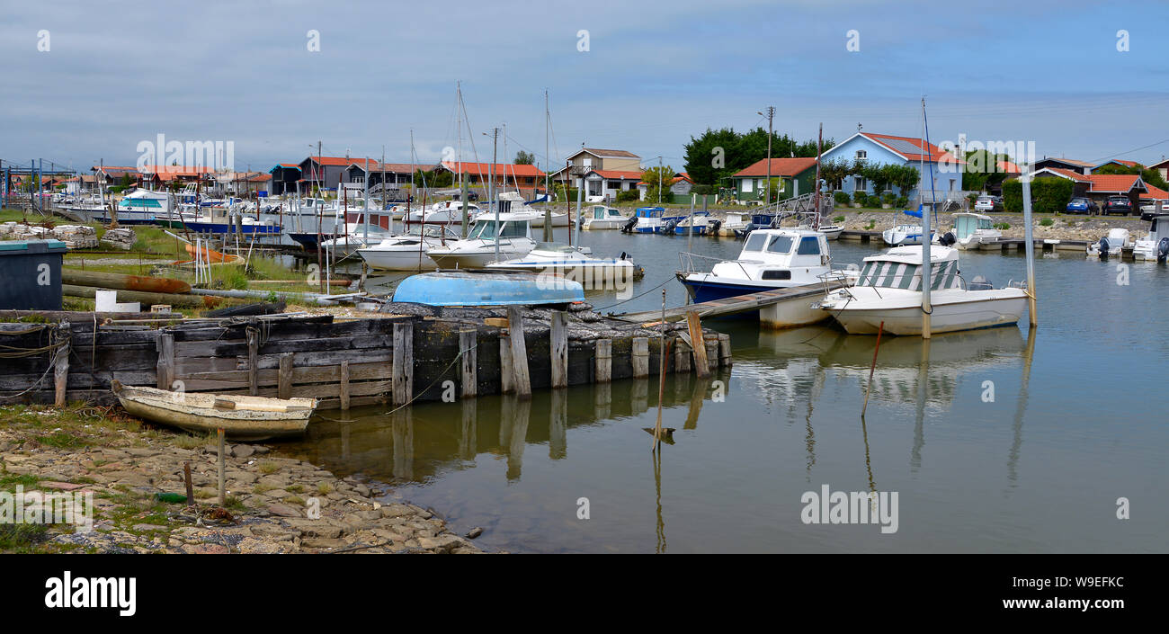 Panorama Foto von ostreicole Hafen von La Teste de Buch, Gemeinde liegt am Ufer der Bucht von Arcachon, im Département im Südwesten Stockfoto
