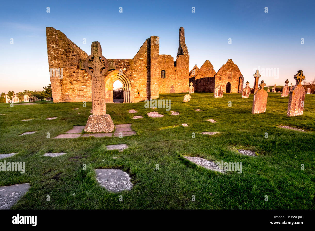 Kloster Clonmacnoise in Irland auf dem Land Stockfoto