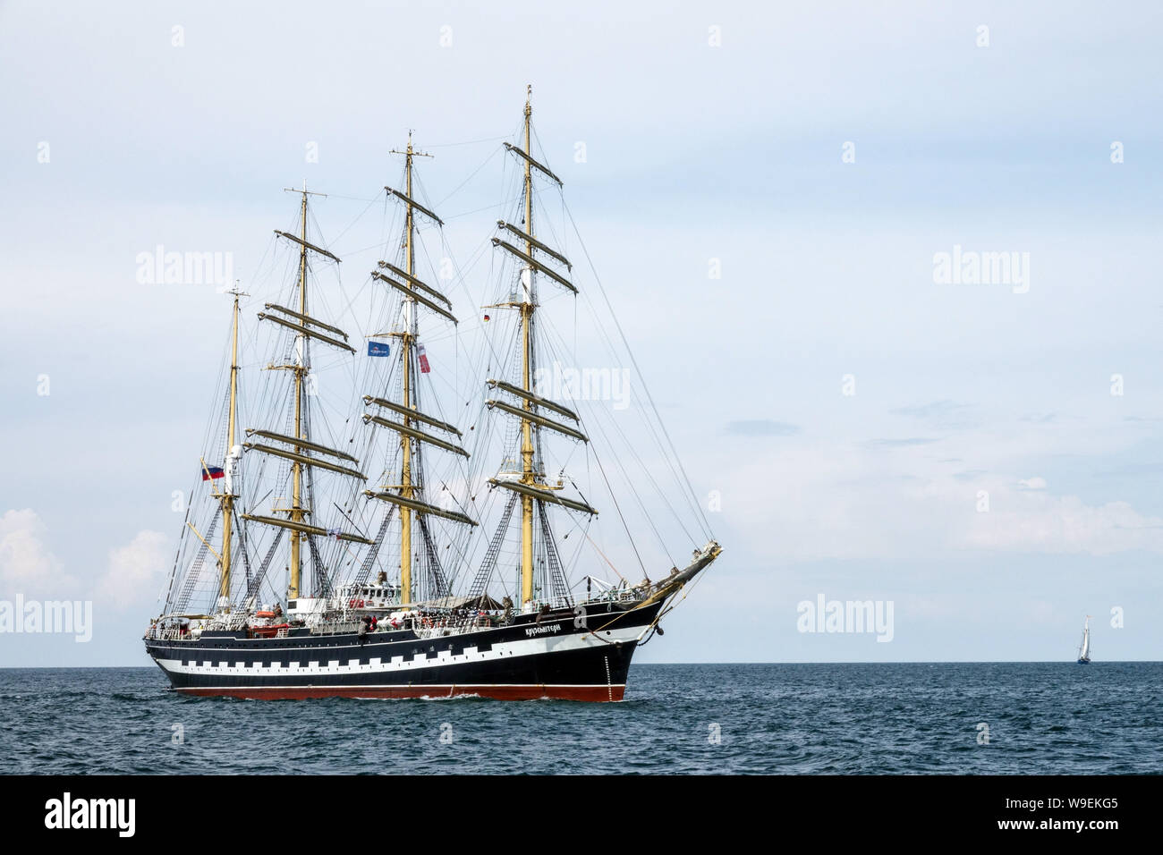 Russische Tall Ship Kruzenshtern ein 4-Mast Bark in Rostock die Hanse Sail Deutschland Stockfoto