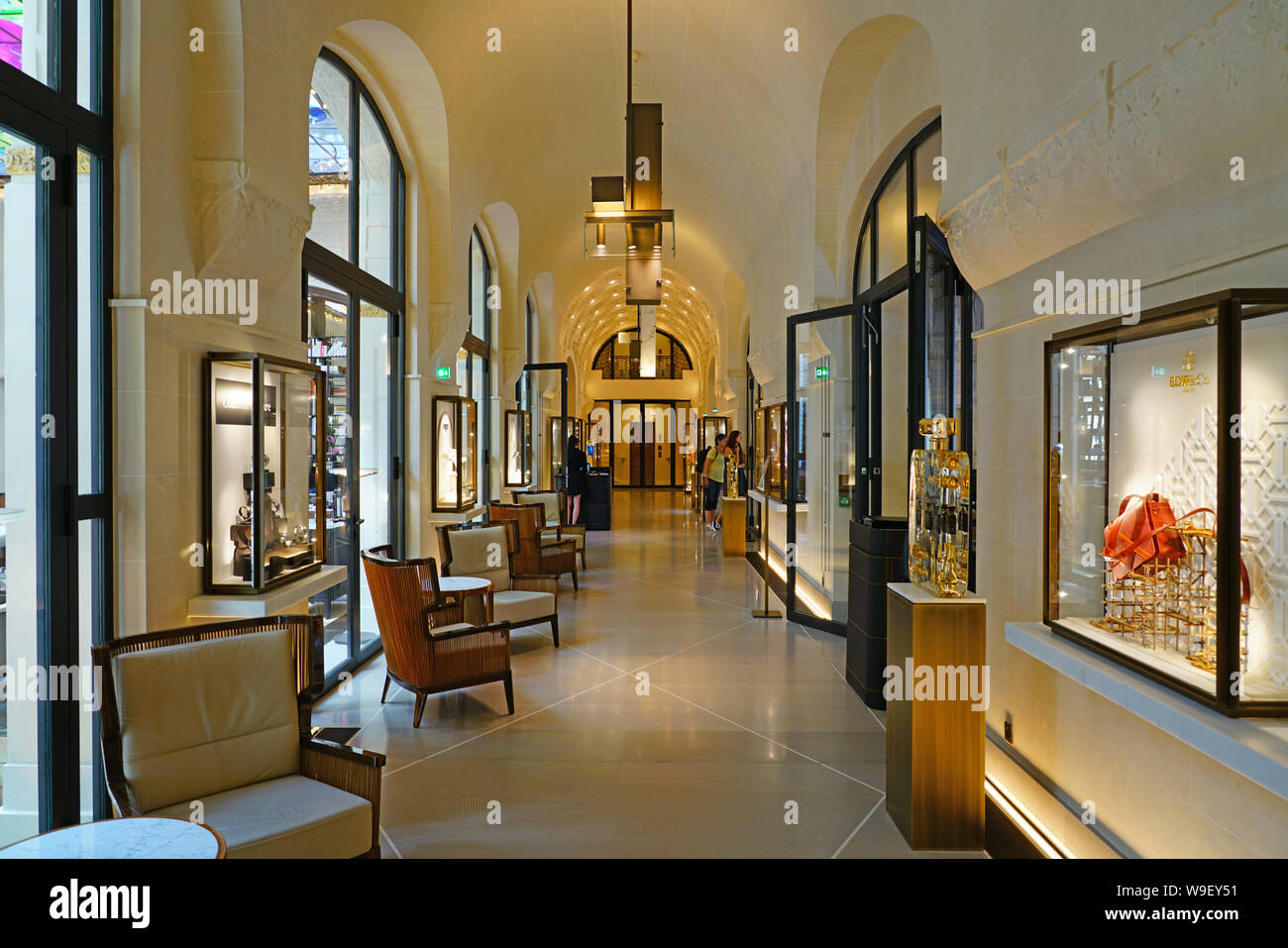 PARIS, Frankreich-22 Jul 2019 - Ansicht des Landmark Hotel Lutetia, ein Luxus der führenden Hotels der Welt befindet sich auf dem Boulevard Raspail auf Sevres-Babylone in Stockfoto