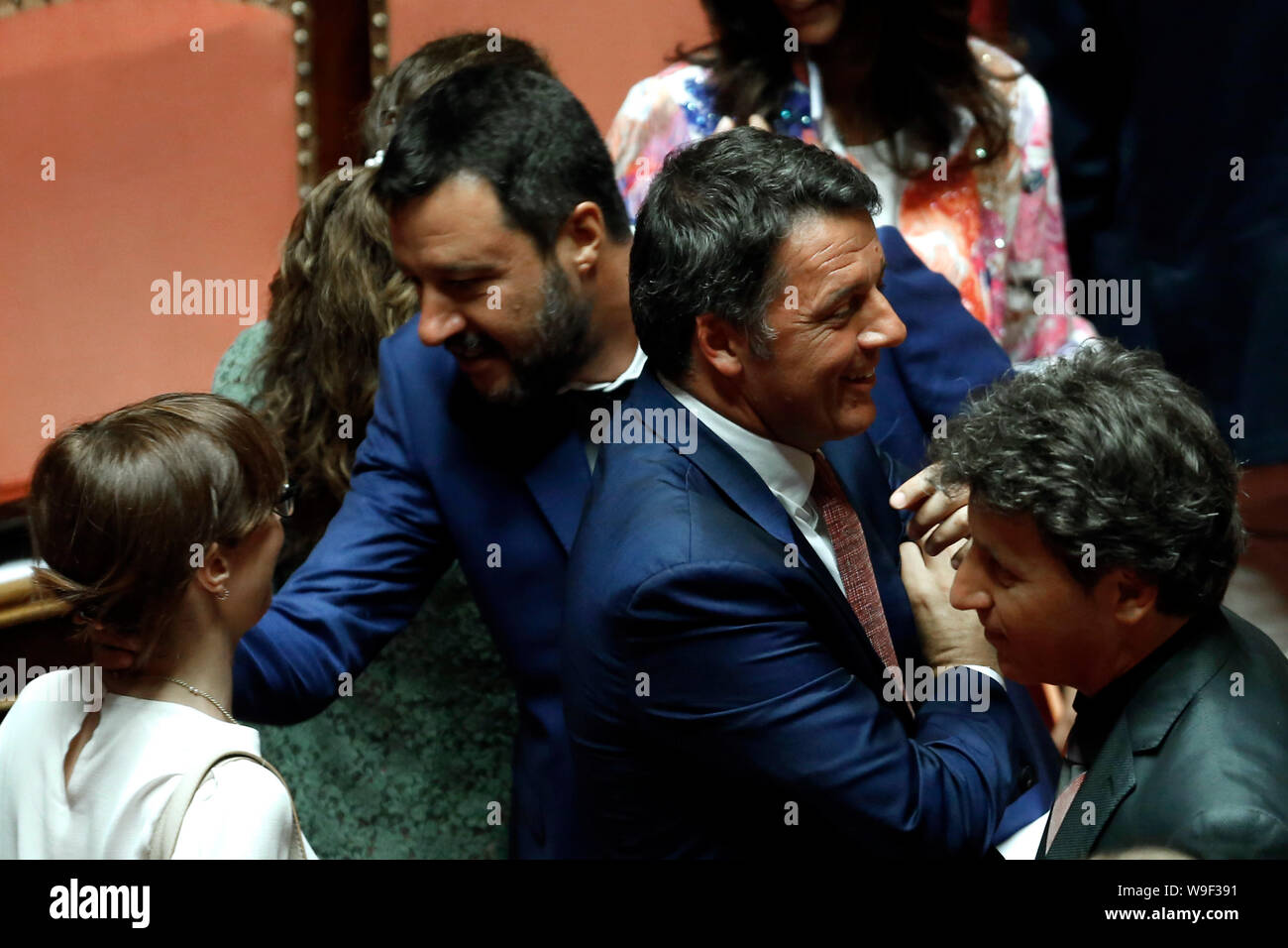 Rom, Italien. 13 Aug, 2019. Minister für Innere Angelegenheiten Matteo Salvini und ehemalige Generalsekretär der Demokratischen Partei Matteo Renzi Rom, 13. August 2019. Senat. Abstimmung Erz zu verweigern, das Mißtrauensvotum der italienischen Regierung mit der Lega Nord Partei vorgeschlagen. Foto Samantha Zucchi Insidefoto Credit: insidefoto Srl/Alamy leben Nachrichten Stockfoto