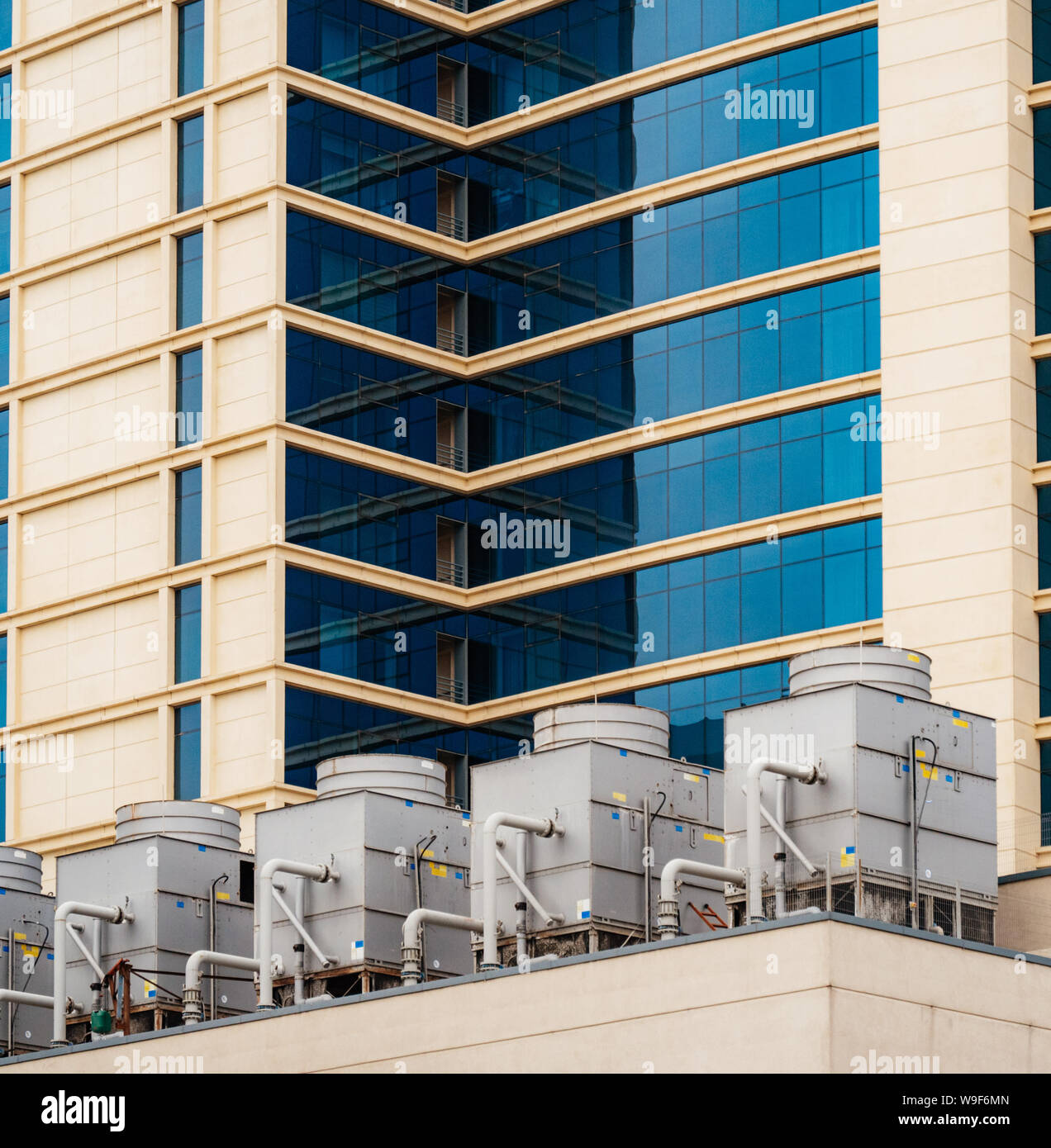 Rooftop Air Conditioner Stockfotos & Rooftop Air Conditioner Bilder - Alamy