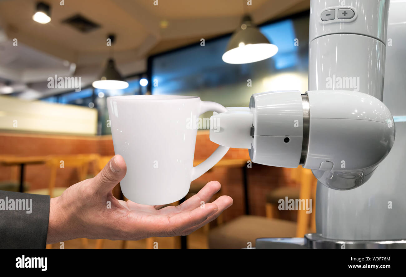 Robotik Trends Technology Business Konzept. Automatisierung kollaborativer Robotertechnik Robot Arm für eine Tasse Kaffee im Restaurant dienen für die menschliche. Stockfoto