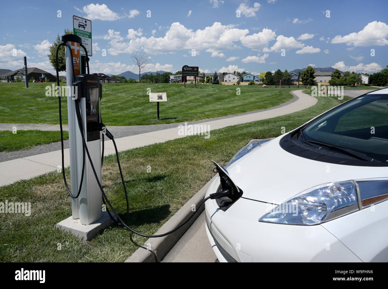 Elektroauto aufladen, Colorado Stockfoto