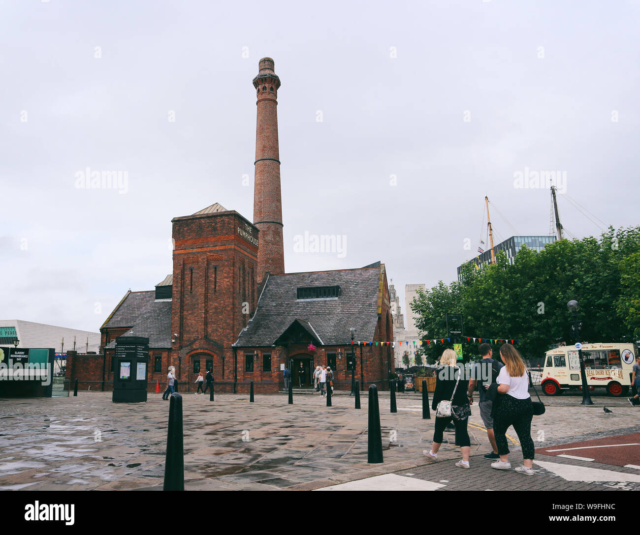 Pumpenhaus auf den Royal Albert Docks Liverpool Stockfoto
