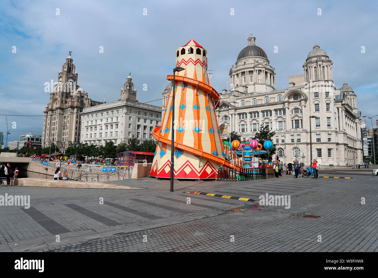 Vor Liverpool drei Grazien schieben Stockfoto